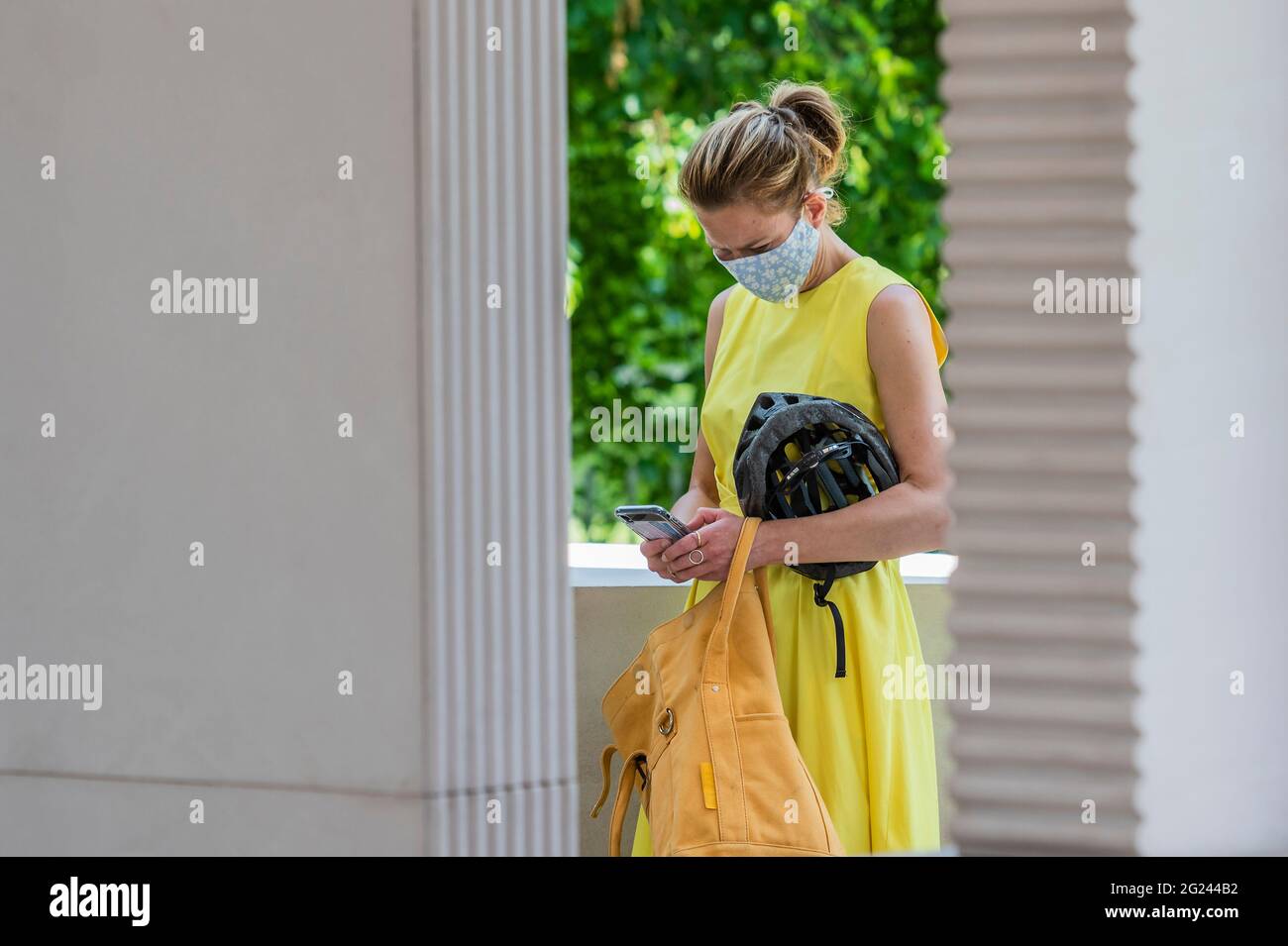 Londra, Regno Unito. 8 Jun 2021. Il Padiglione serpentino 2021, il 20° Padiglione serpentino, progettato da Practice Counterspace di Johannesburg, diretto da Sumayya Vally, apre il 11 giugno 2021. Onorario TIME100 Next List, Vally è il più giovane architetto ad essere commissionato per questo programma di architettura di fama internazionale. Credit: Guy Bell/Alamy Live News Foto Stock