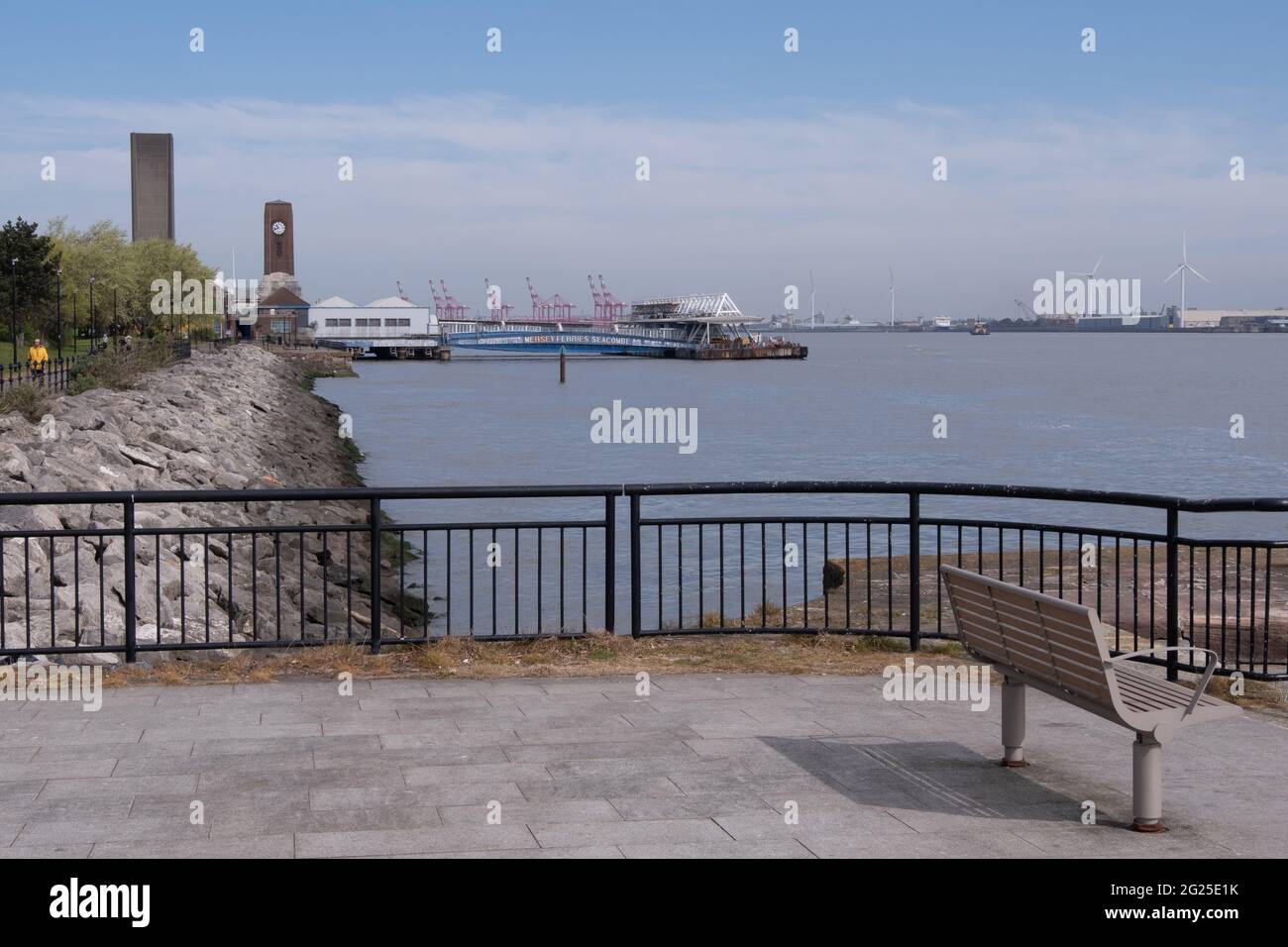 Palco di atterraggio per il terminal dei traghetti di Seacombe, Wirral, aprile 2021 Foto Stock