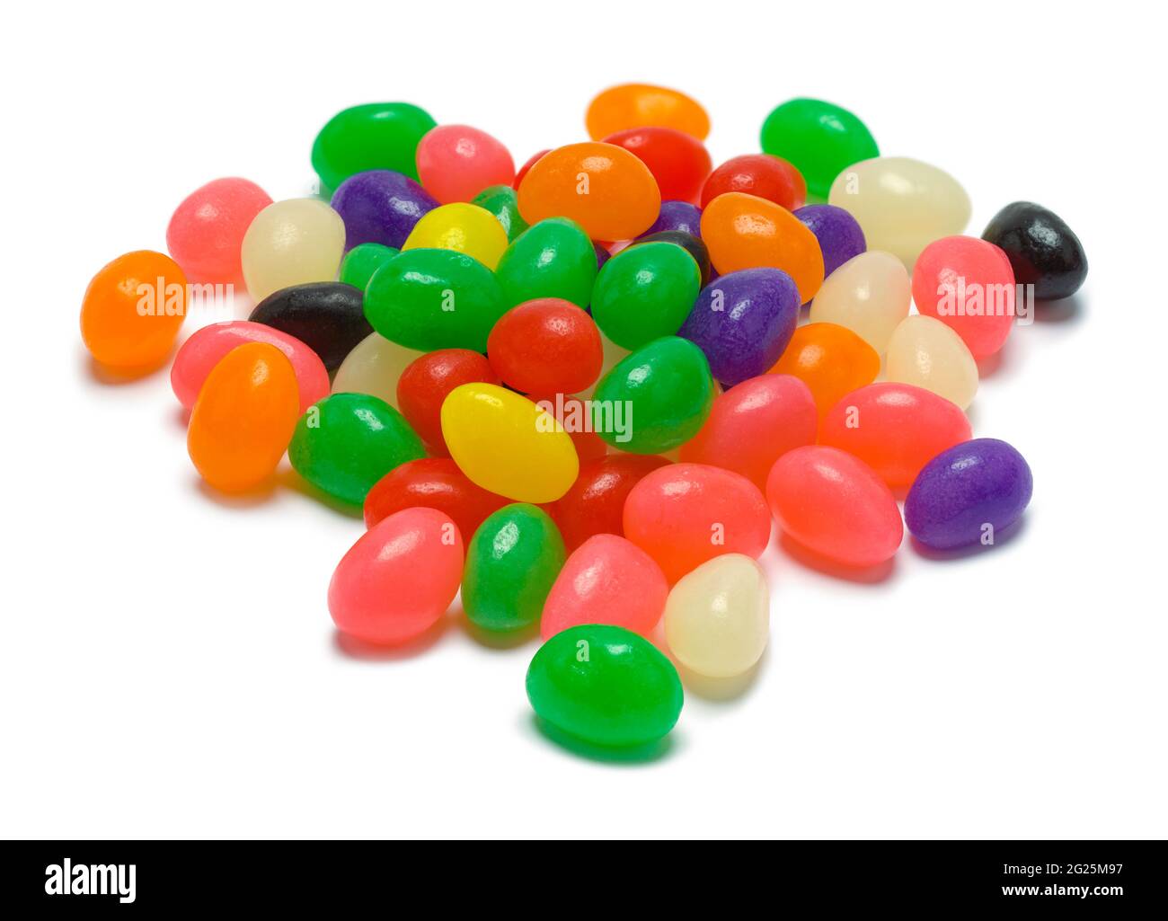 Mucchio di Jelly Beans tagliato su bianco. Foto Stock