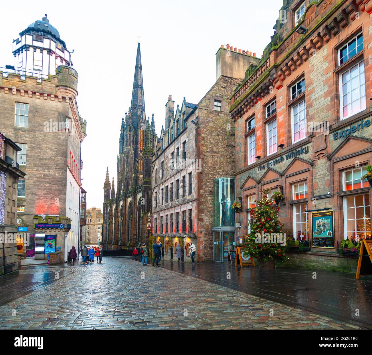 The Scotch Whisky Experience e The Camera Obscura sul Royal Mile Edinburgh Foto Stock