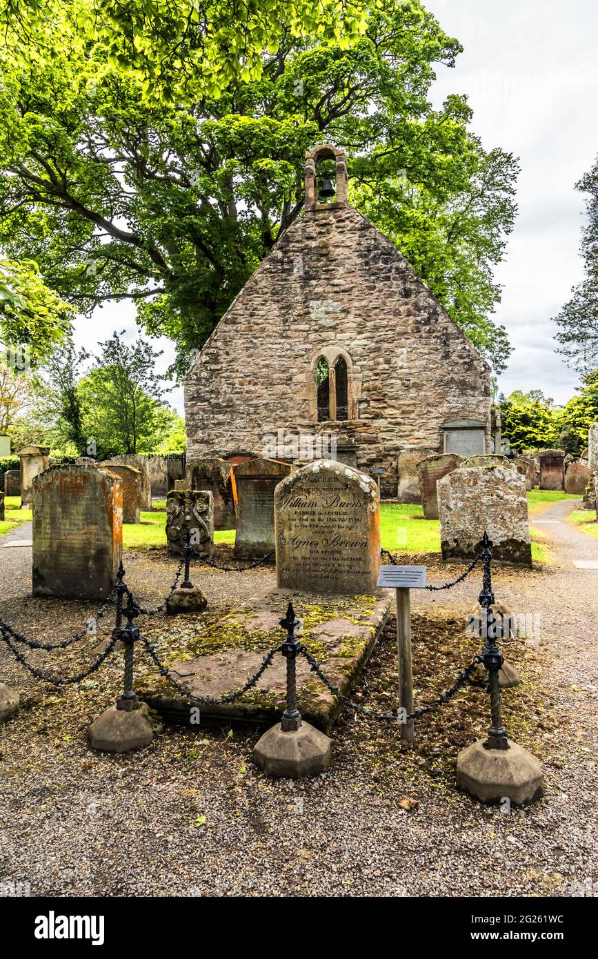 Scozia. L'immagine è della tomba di Robert Burns genitori che sono sepolto al cimitero di chiesa di Auld Kirk [vecchia chiesa] a Alloway. Foto Stock
