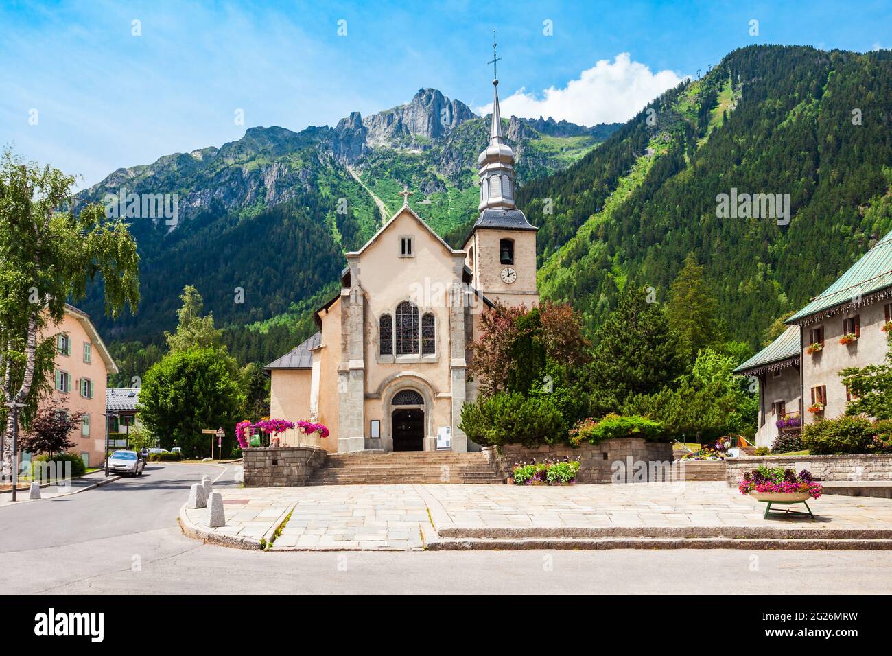 Saint Michel o Chiesa cattolica di San Michele nella città di Chamonix Mont Blanc in Francia Foto Stock