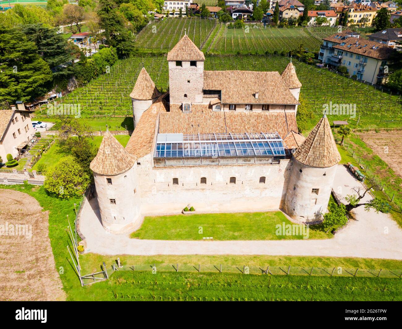 Castel Mareccio o Castel Mareccio è un fortilizio medievale nel centro storico di Bolzano in Alto Adige, Italia settentrionale Foto Stock