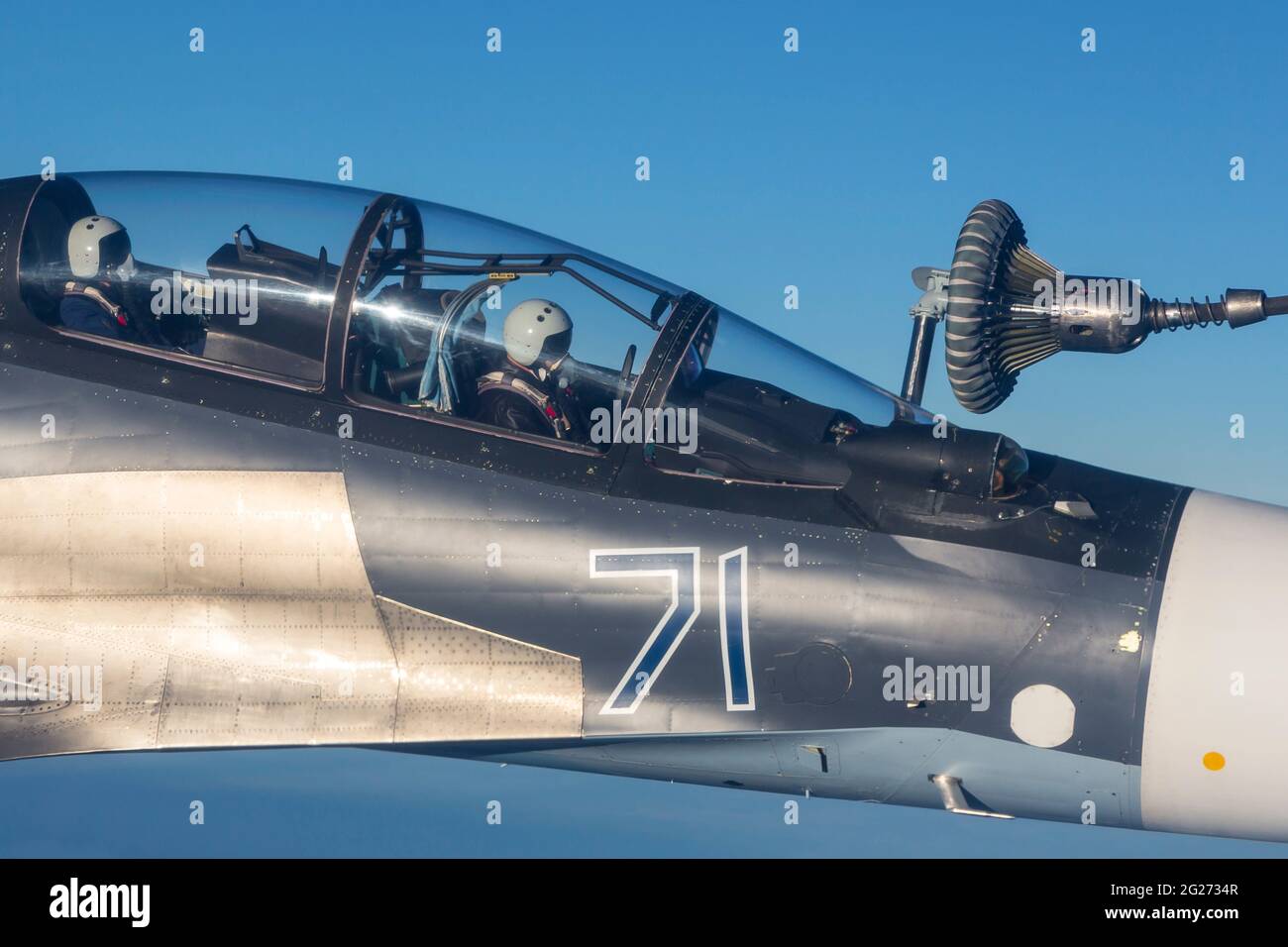 Su-30SM jet fighter della Marina russa durante il rifornimento aereo. Foto Stock