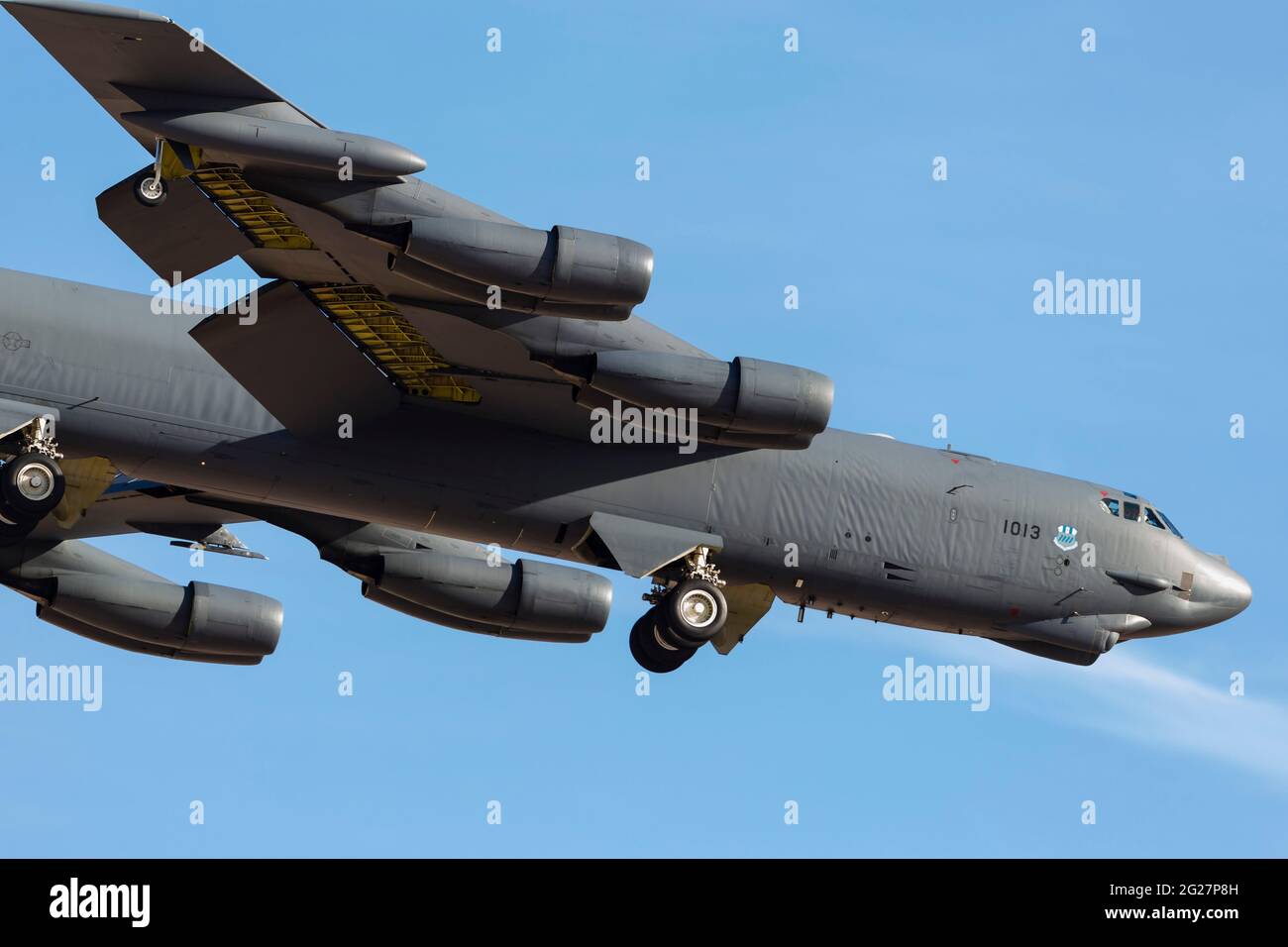 Una US Air Force B-52H Stratofortress in avvicinamento alla base dell'aeronautica di Nellis, Nevada. Foto Stock
