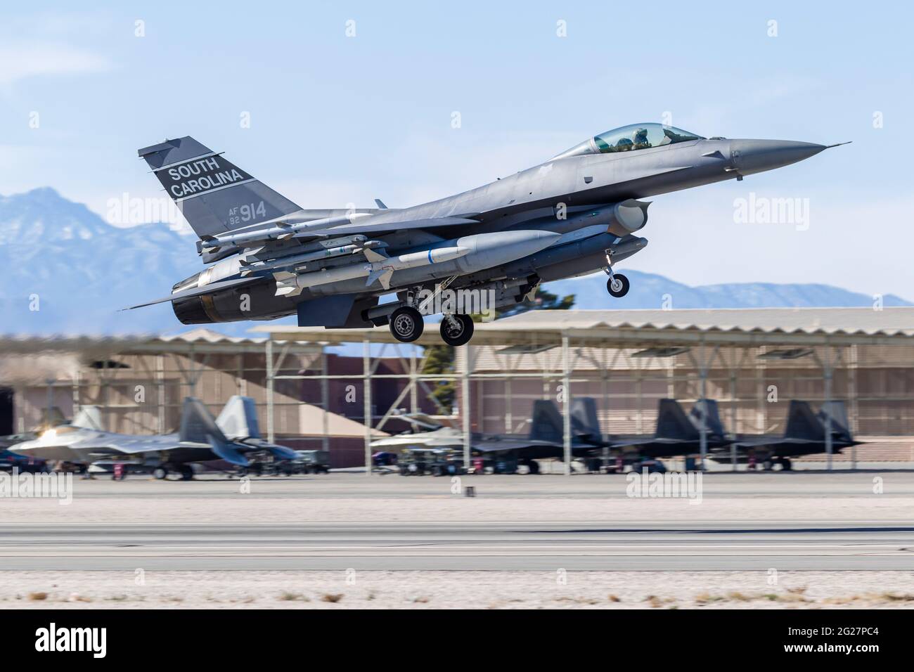 Una Guardia nazionale aerea del South Carolina F-16CJ combattendo Falcon decollo. Foto Stock