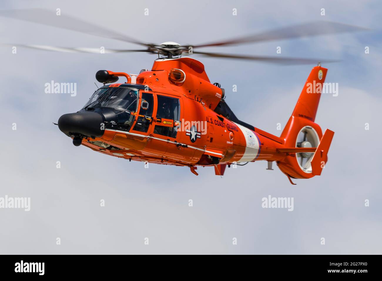 Un delfino della Guardia Costiera degli Stati Uniti MH-65. Foto Stock