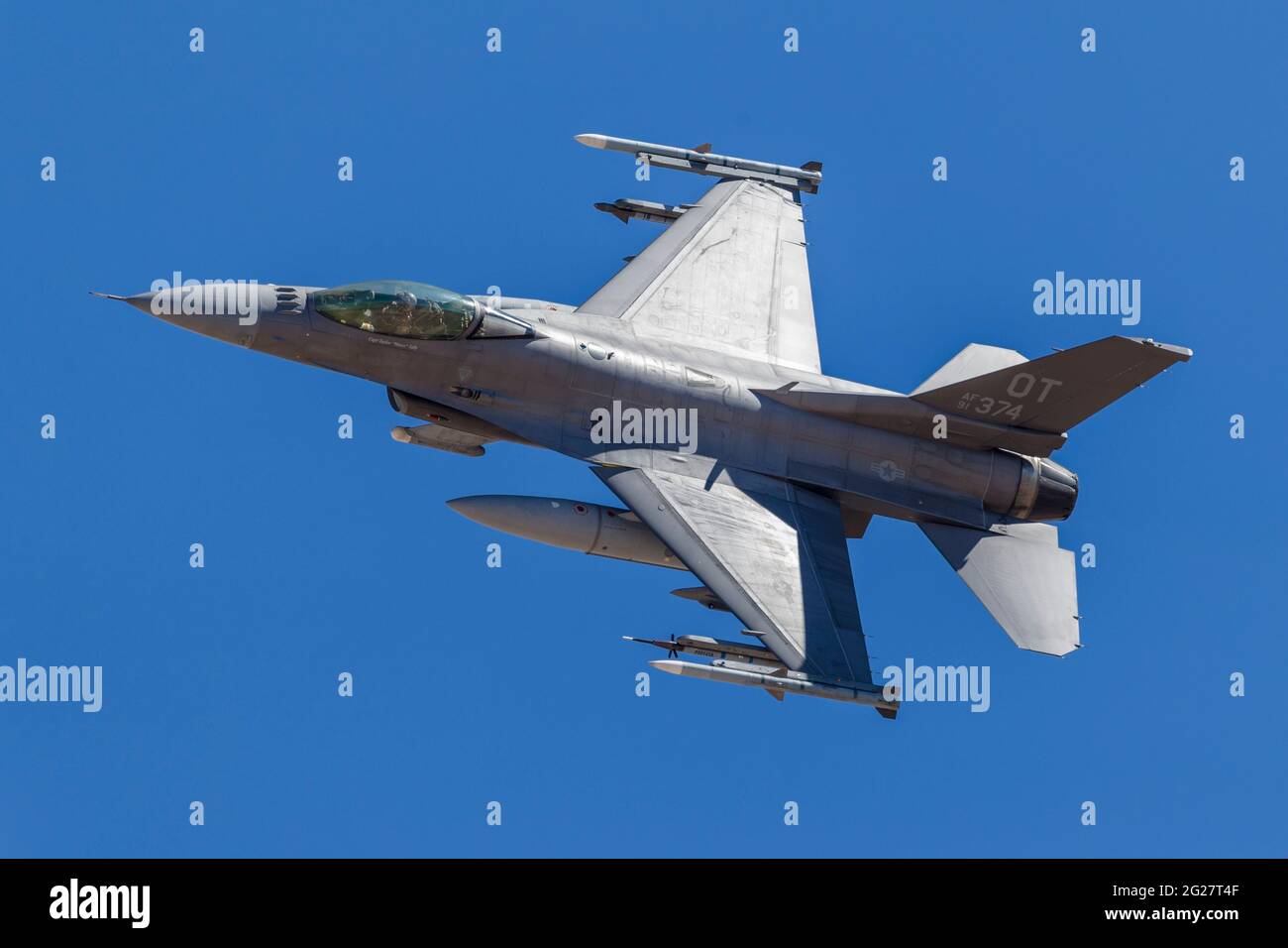 Un Falcon US Air Force F-16CJ Fighting. Foto Stock