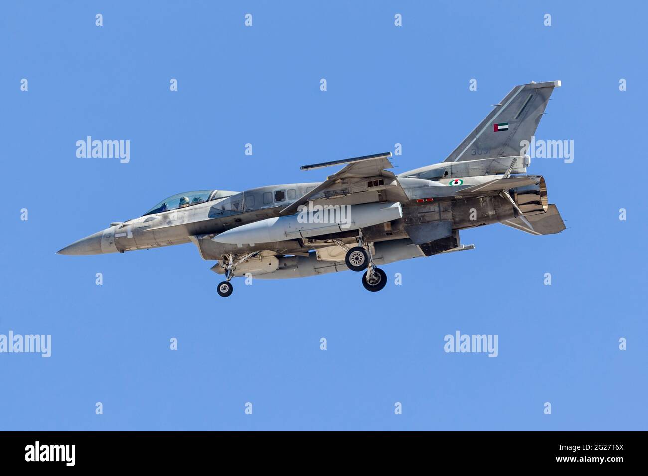 Un Falcon del deserto degli Emirati Arabi Uniti F-16E. Foto Stock