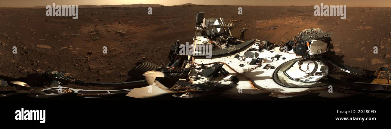 Panorama a 360 gradi ripreso dalla telecamera Mastcam-Z a bordo della perseveranza Mars rover. Foto Stock