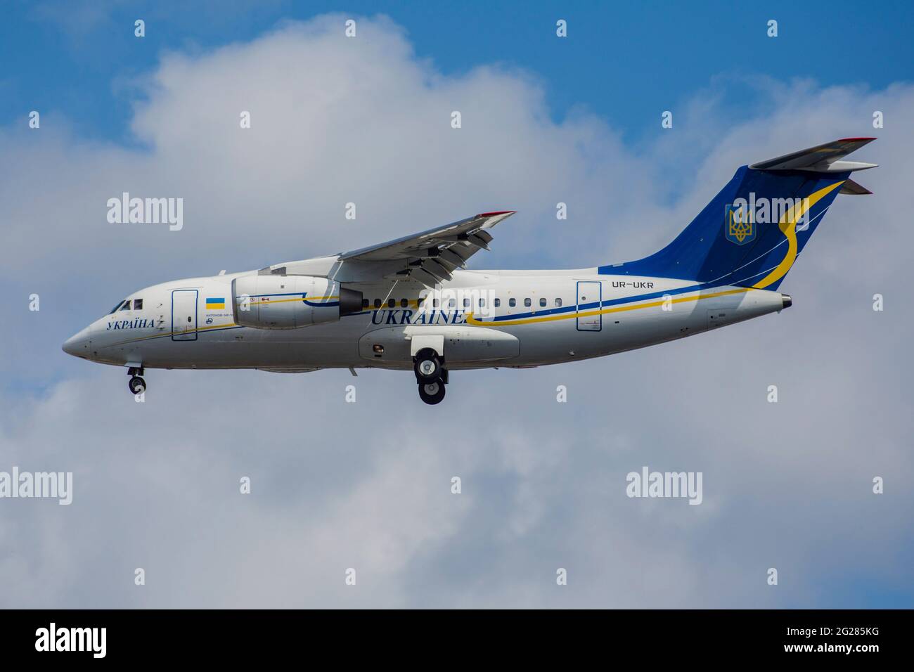 Aereo di linea AN-148 del governo ucraino in volo. Foto Stock