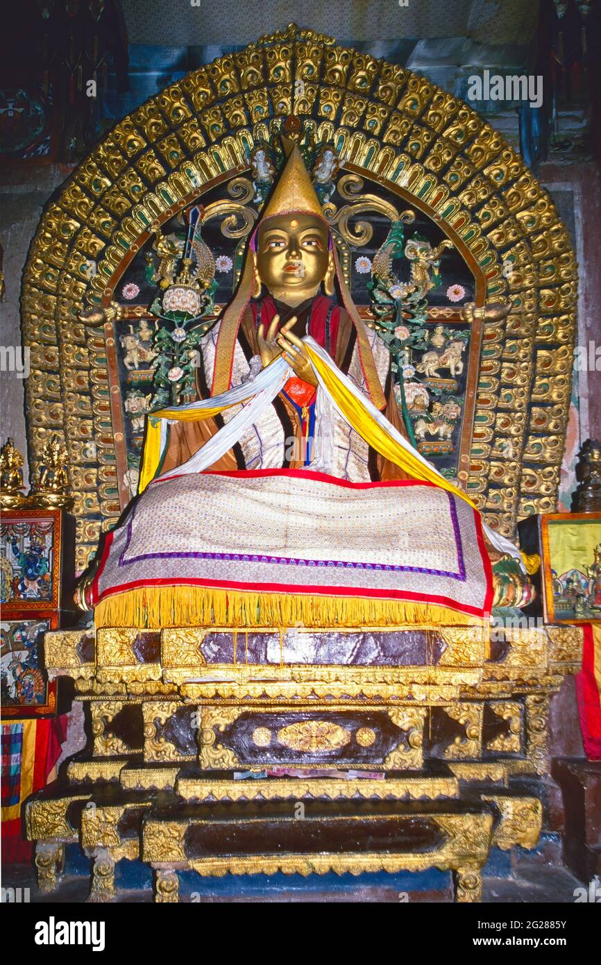 Statua di Buddha Maitreya, Buddha del futuro, Monastero di Erdene Zuu, Karakorum, Mongolia Foto Stock