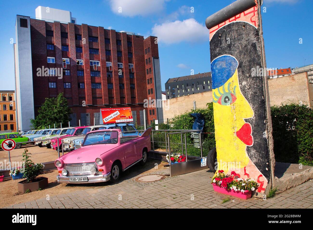 Old Trabant auto, Trabi, Berlino, Germania, Europa Foto Stock