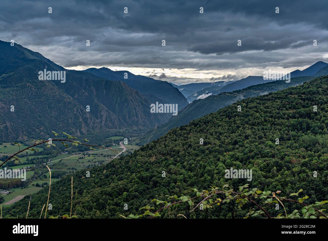 Vista della Valle Aneu da Son, Vall d'Aneu, Pallars Sobira, Lleida, Lerida, Catalogna, Spagna Foto Stock