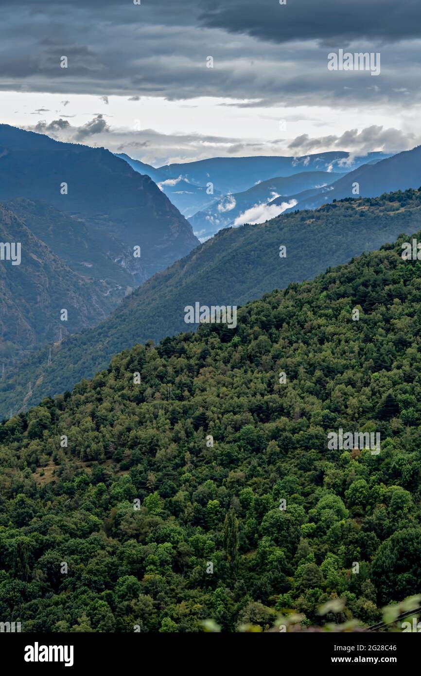 Vista della Valle Aneu da Son, Vall d'Aneu, Pallars Sobira, Lleida, Lerida, Catalogna, Spagna. Foto Stock