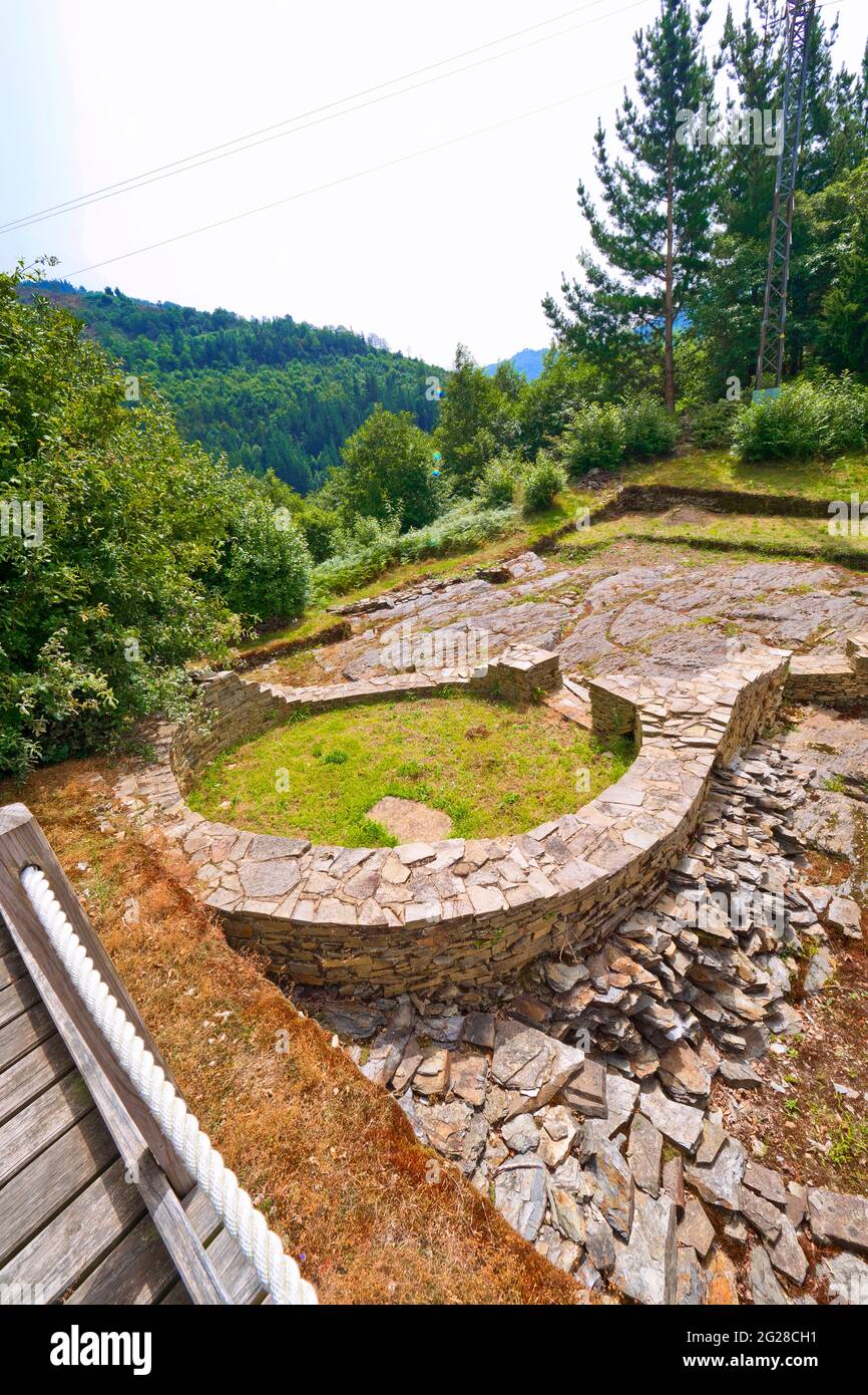 Castro di OS Castros, sito archeologico celtico-romano, Taramundi, Asturie, Spagna, Europa Foto Stock