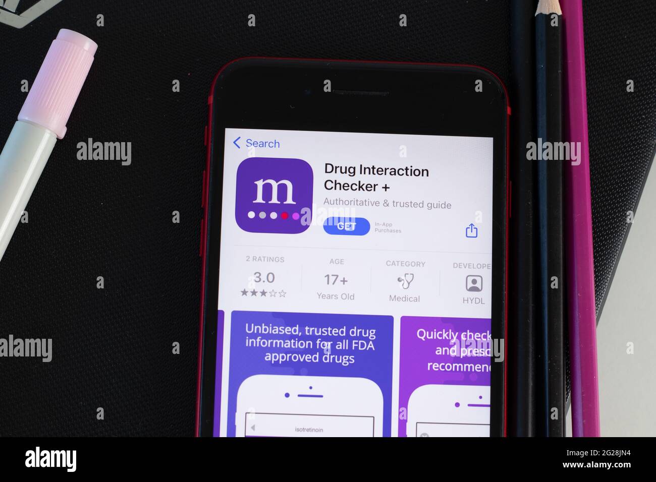 New York, USA - 1 giugno 2021: Logo dell'app mobile Drug Interaction Checker sullo schermo del telefono, icona di primo piano, editoriale illustrativo Foto Stock