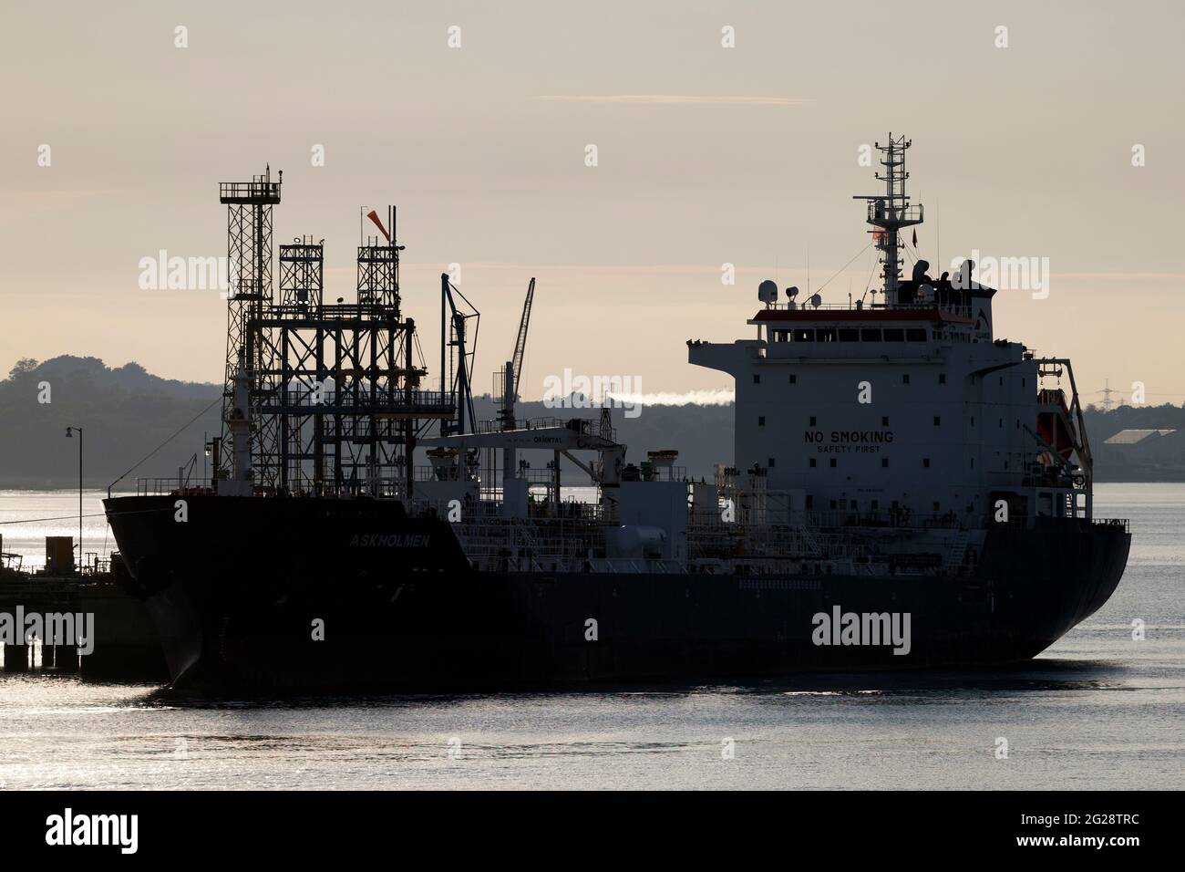 Fawley, olio, raffineria, Nuova foresta, Southampton, acqua, il Solent, Cowes, isola di Wight, Inghilterra, Regno Unito Foto Stock