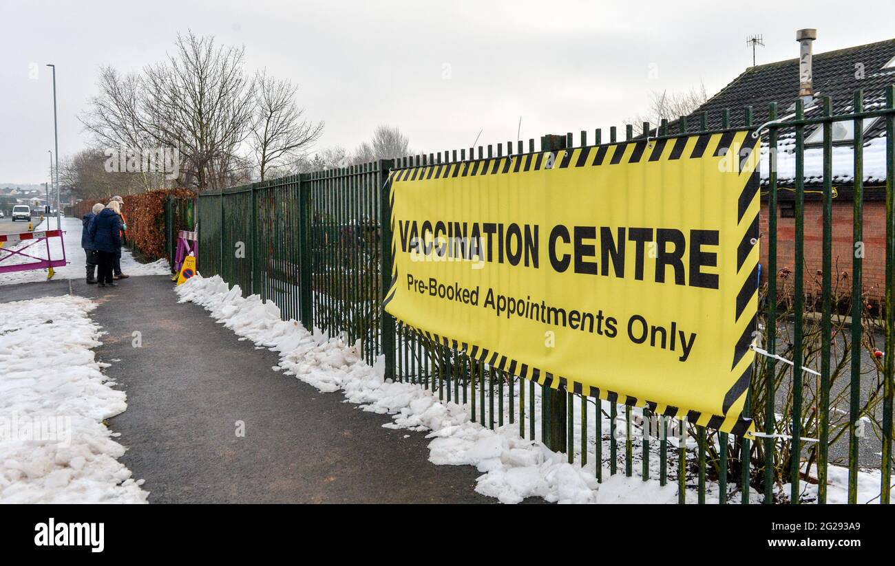 Lancio della Comunità del programma di vaccinazione di Coronavirus del Covid 19 al Birchenwood Pavilion , Kidsgrove, Stoke-on-Trent. Sabato 9 gennaio 2021. Foto Stock
