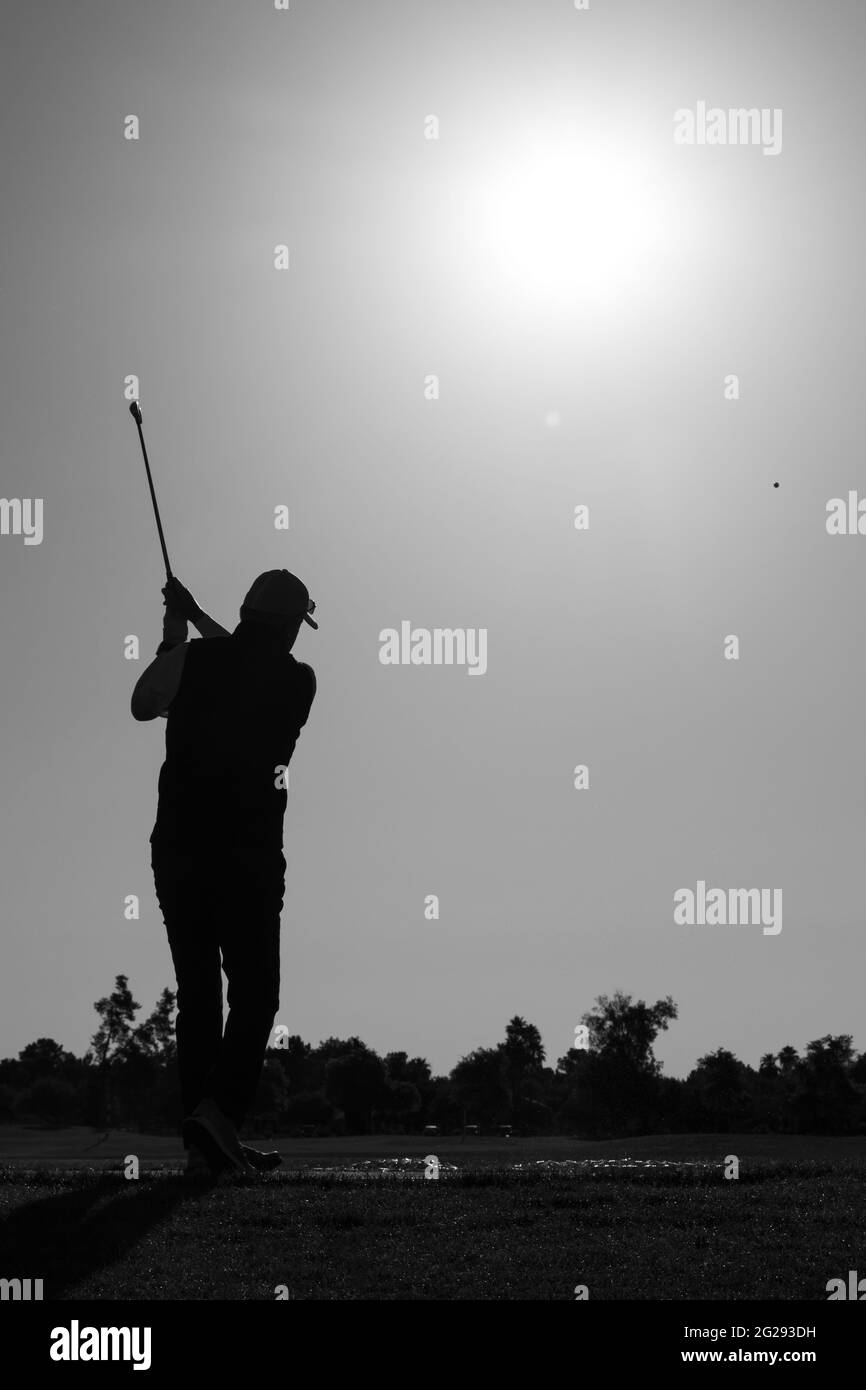 Golf swing golfing golfista silhouette Foto e Immagini Stock in Bianco e  Nero - Alamy