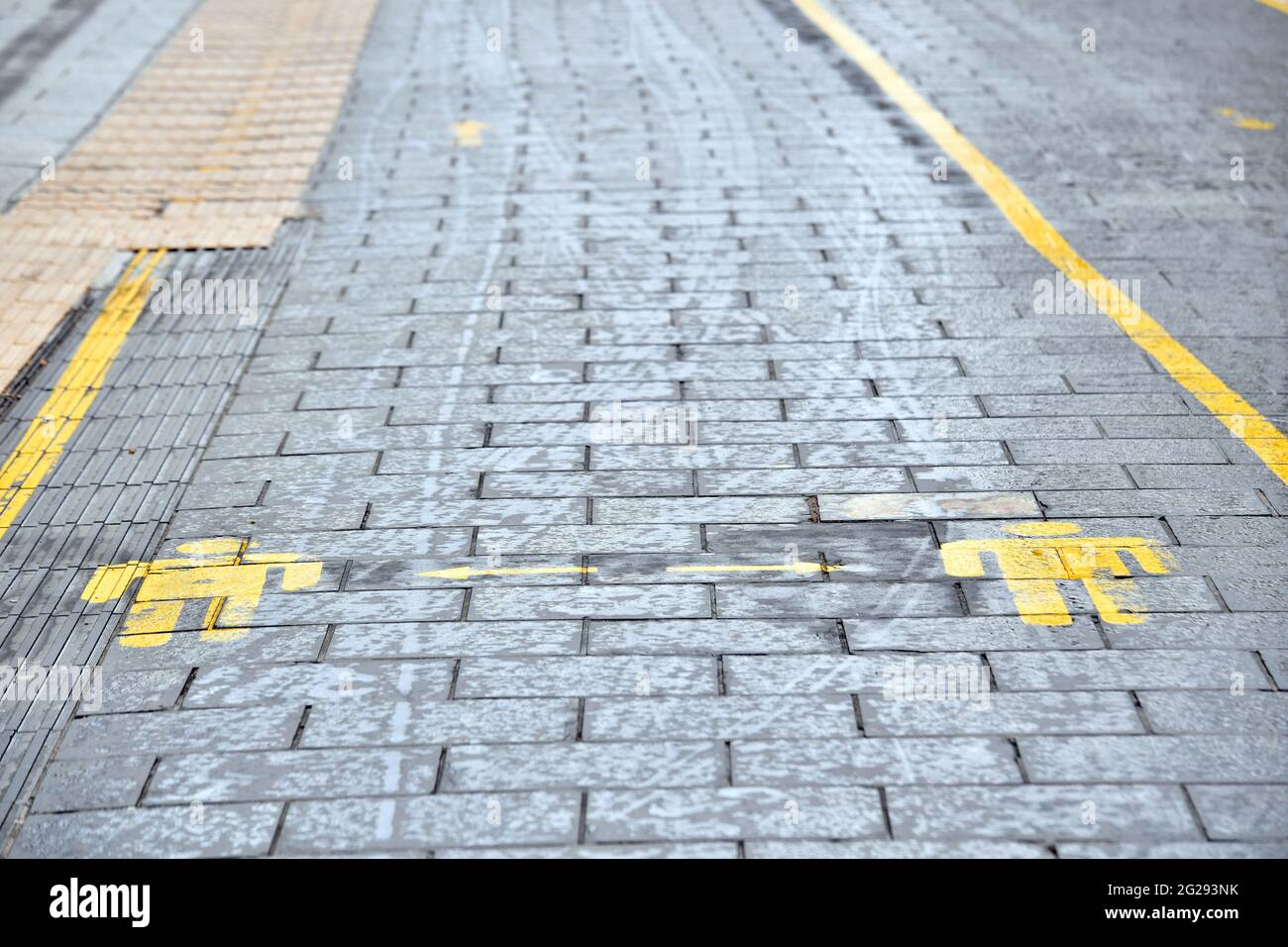 Centro di Cardiff venerdì 9 aprile 2021. Foto Stock