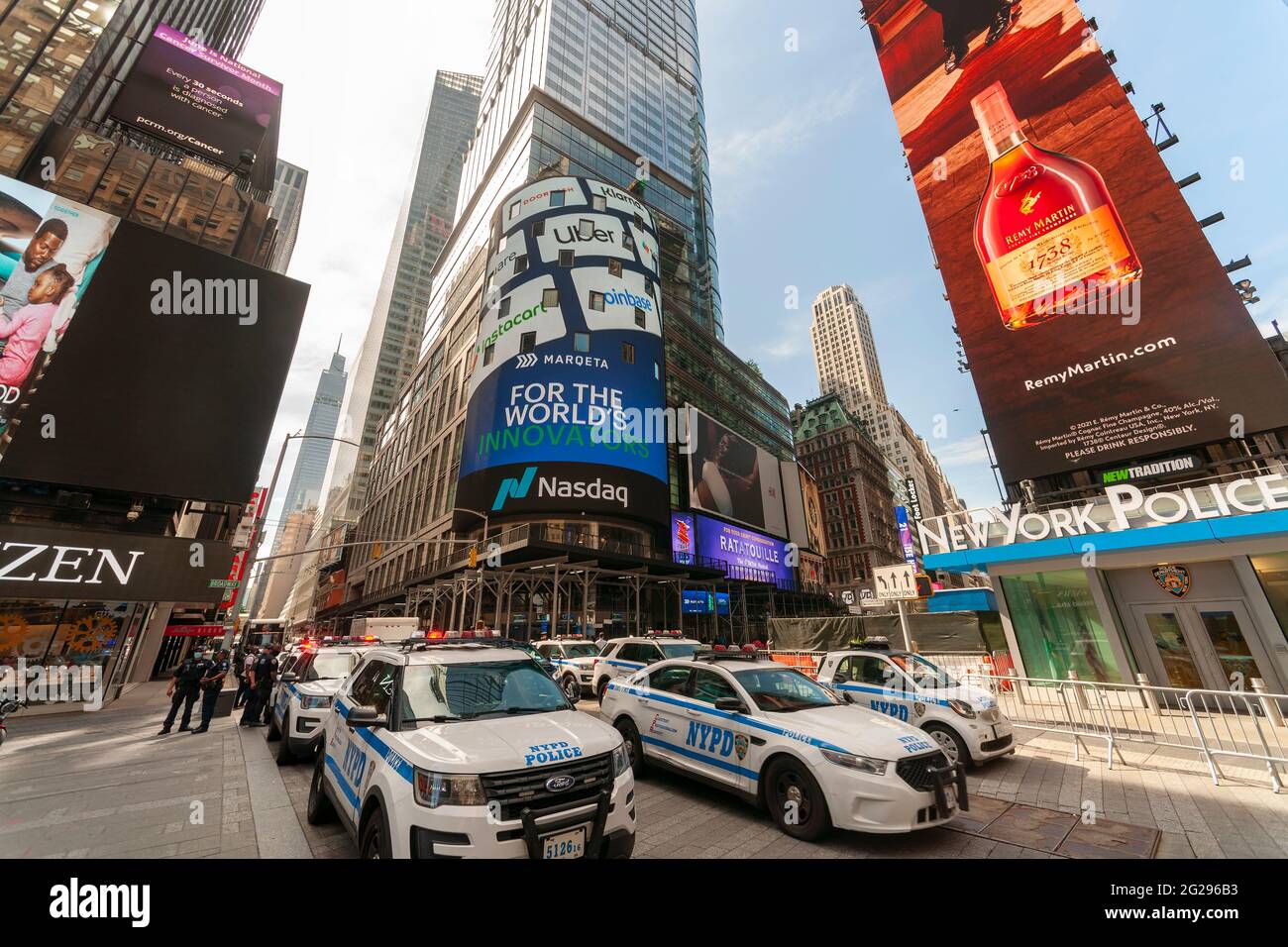 New York, Stati Uniti. 09 giugno 2021. La Borsa di Nasdaq è decorata per  l'offerta pubblica iniziale di Marqeta a Times Square a New York mercoledì  9 giugno 2021. Marqeta è una