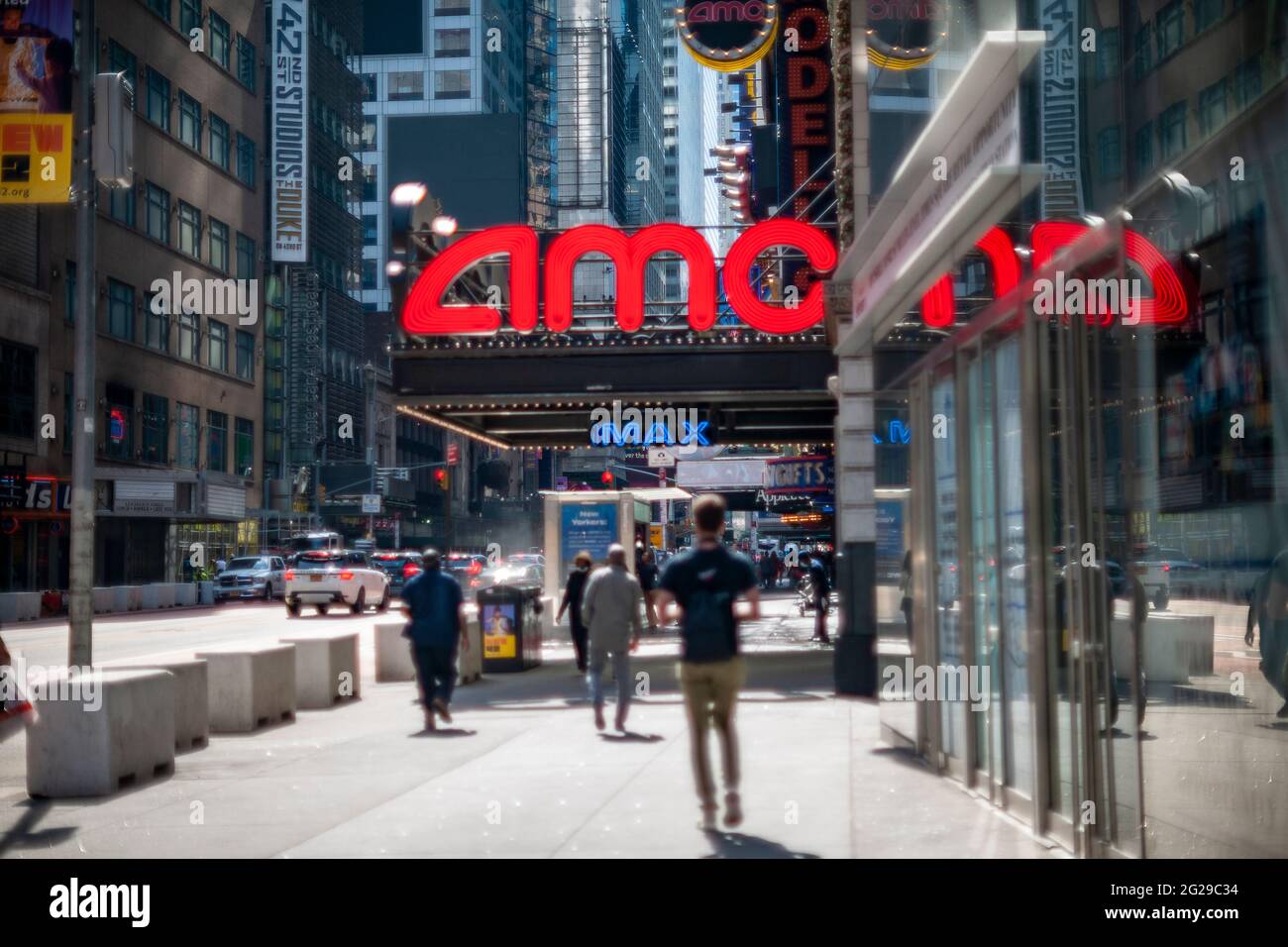 New York, Stati Uniti. 09 giugno 2021. The AMC Empire 25 Cinemas in Times Square a New York mercoledì 9 giugno 2021. (ÂPhoto byÂ Richard B. Levine) Credit: Sipa USA/Alamy Live News Foto Stock