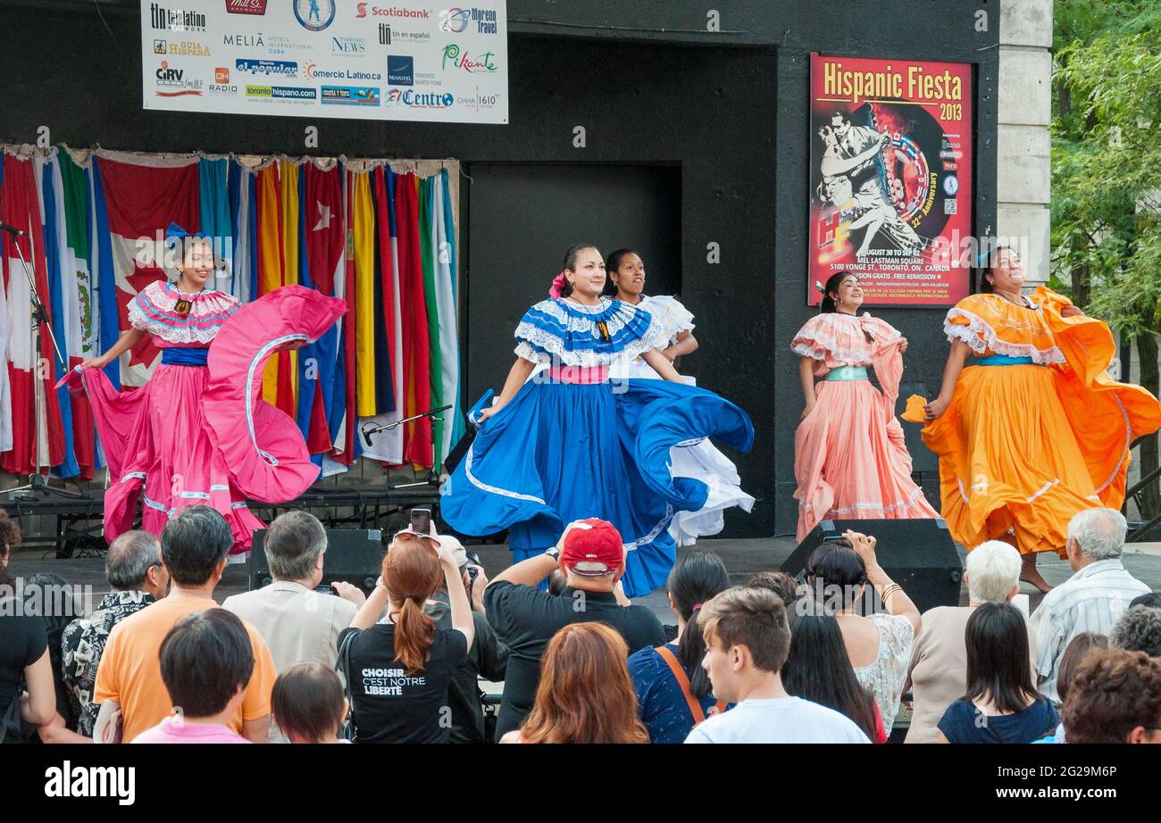 La Fiesta ispanica di Toronto è una celebrazione della cultura latino-americana in questa città multiculturale, riunisce ogni anno la comunità latina Foto Stock