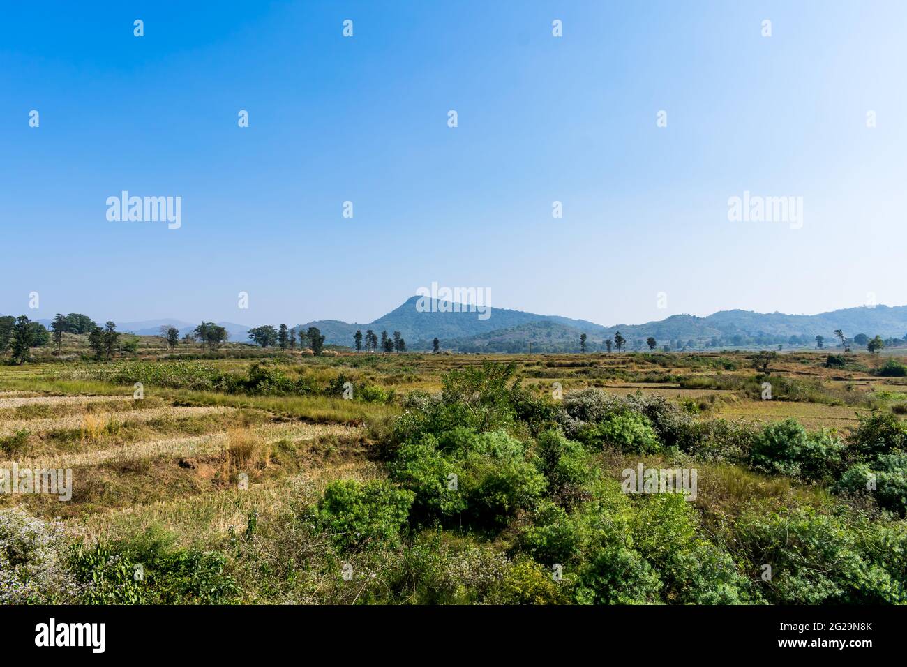 Un'alba dall'aspetto fantastico la mattina di un luogo turistico con sfondo agricolo. Foto Stock