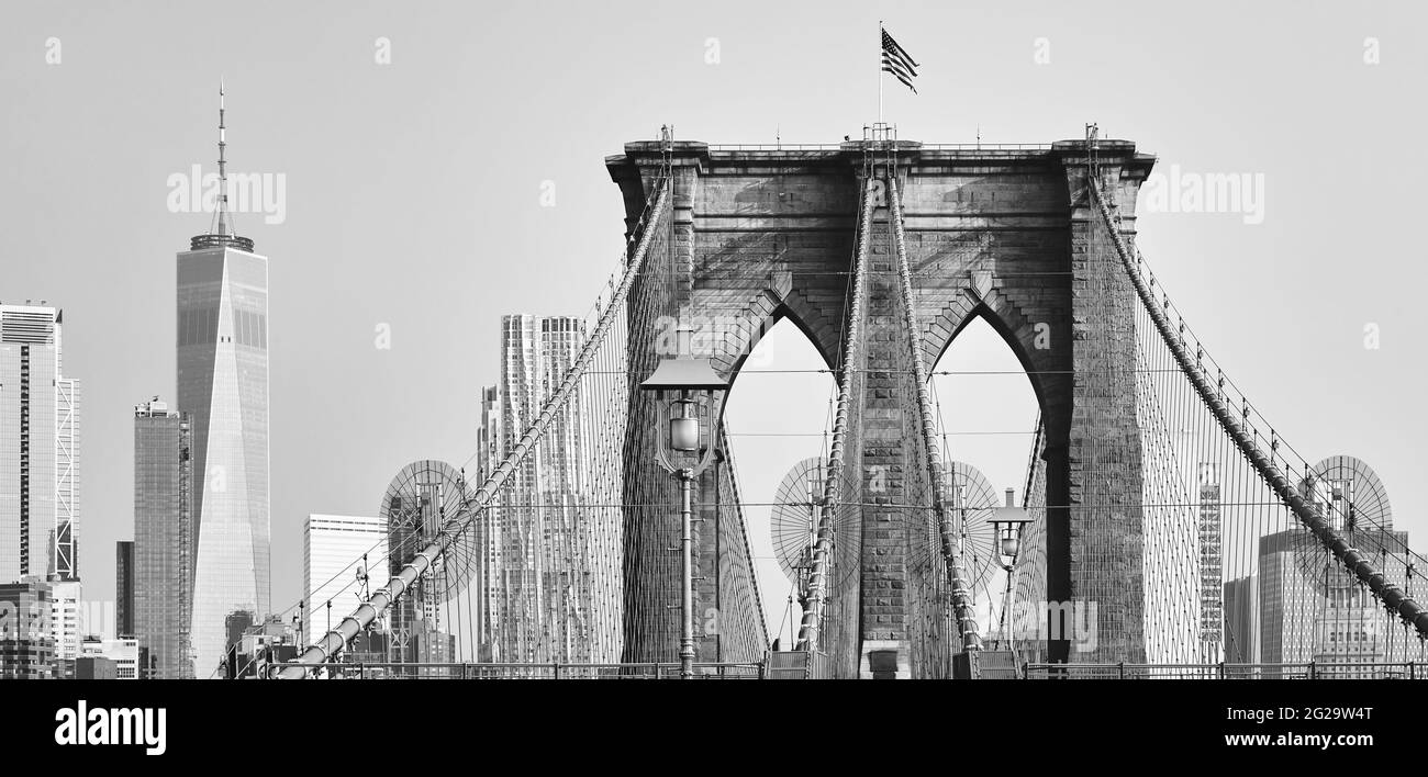 Immagine in bianco e nero del Ponte di Brooklyn e dello skyline di Manhattan, New York City, USA. Foto Stock