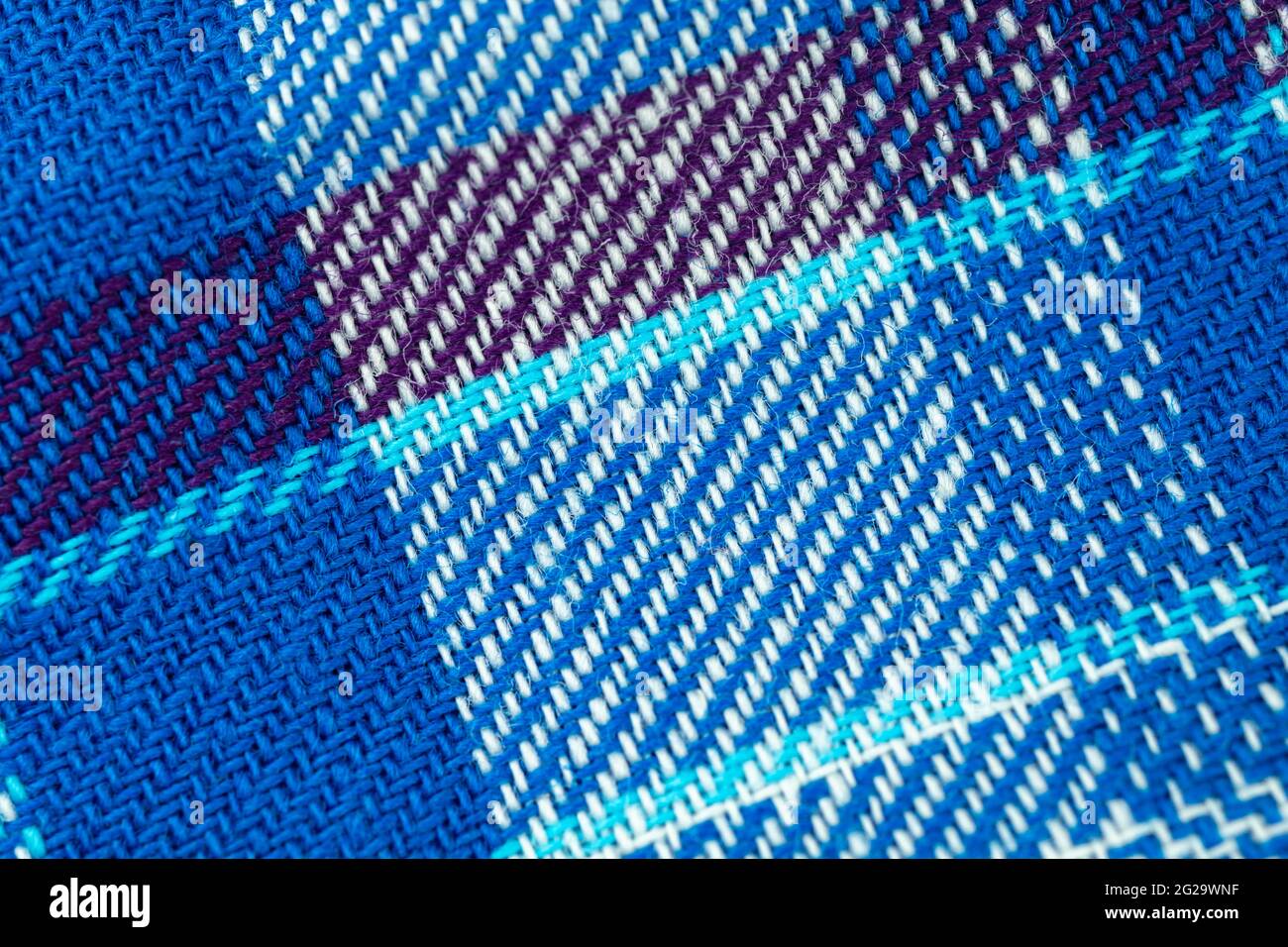 Motivo in tartan blu e tessuto in primo piano con alta risoluzione Foto Stock