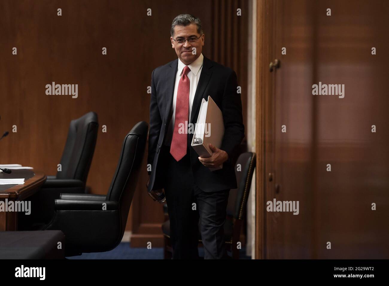 Washington, Stati Uniti. 09 giugno 2021. Xavier Becerra, Segretario DEL DIPARTIMENTO DELLA Salute e del Servizio umano DEGLI STATI UNITI, ha esaminato durante l'audizione le stime di bilancio proposte e la giustificazione del ‘bilancio dell'anno fiscale 22 per il Dipartimento della Salute e del Servizio umano', presso il Palazzo dell'Ufficio del Senato Dirksen/Capitol Hill. Credit: SOPA Images Limited/Alamy Live News Foto Stock