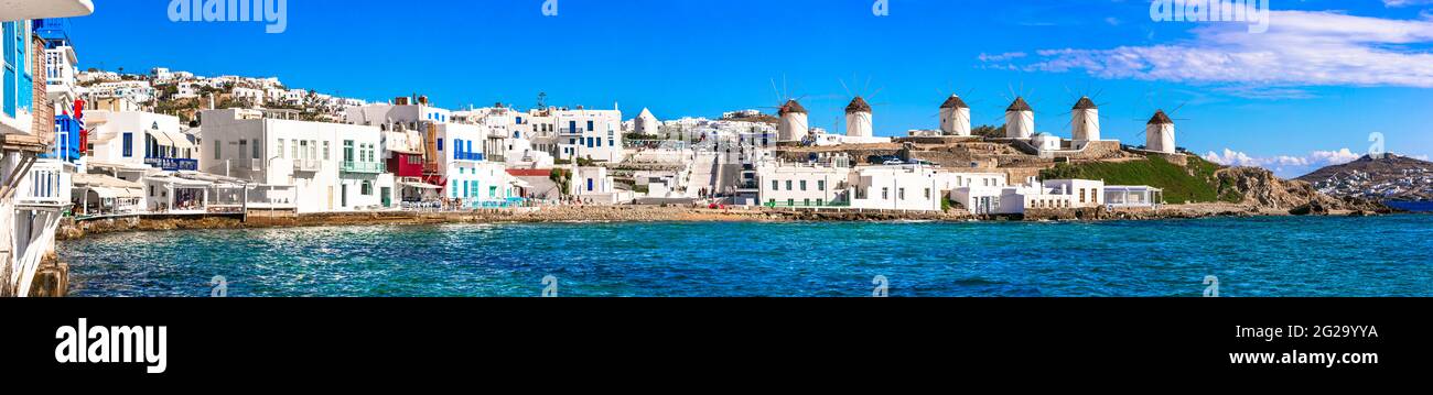 Grecia viaggio. Isola di lusso Mykonos. Panorama di 'piccola Venezia', vista sui mulini a vento. Estate vacanze greche, Cicladi Foto Stock
