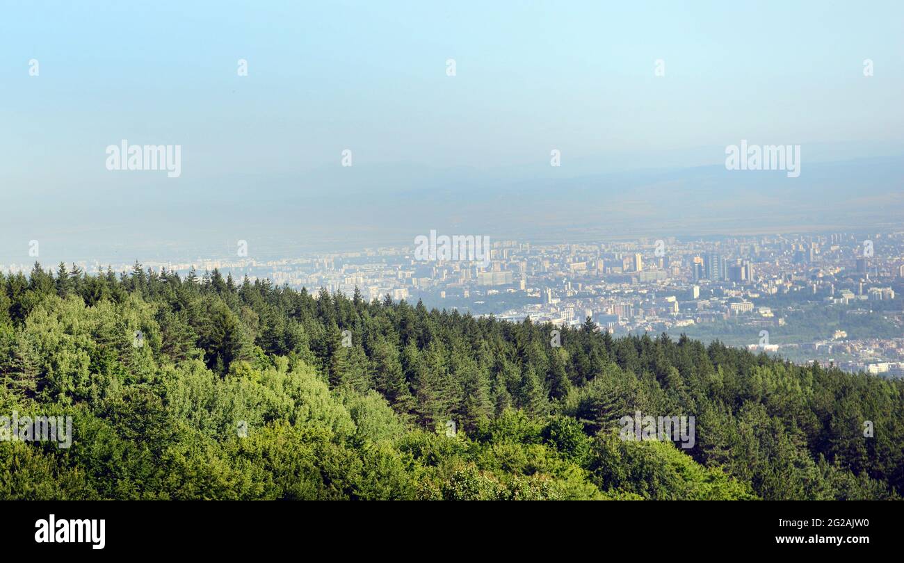 Vista di Sofia dalla funivia di Simeonovo. Foto Stock