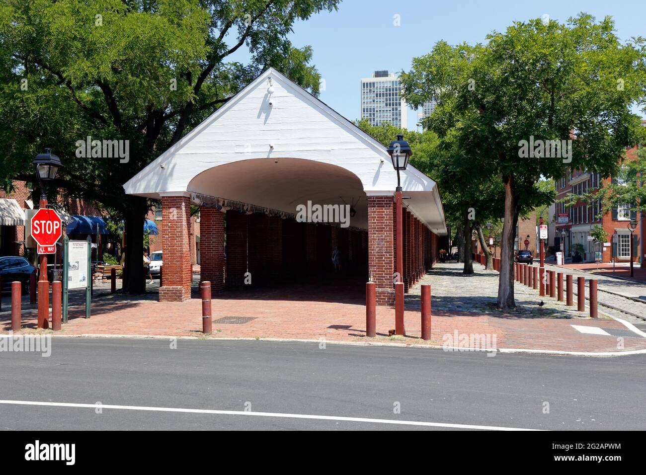 L'estremità sud degli Shambles a Headhouse Square a Philadelphia, Pennsylvania. Il Shambles era un mercato coperto storico che risale a .. Foto Stock