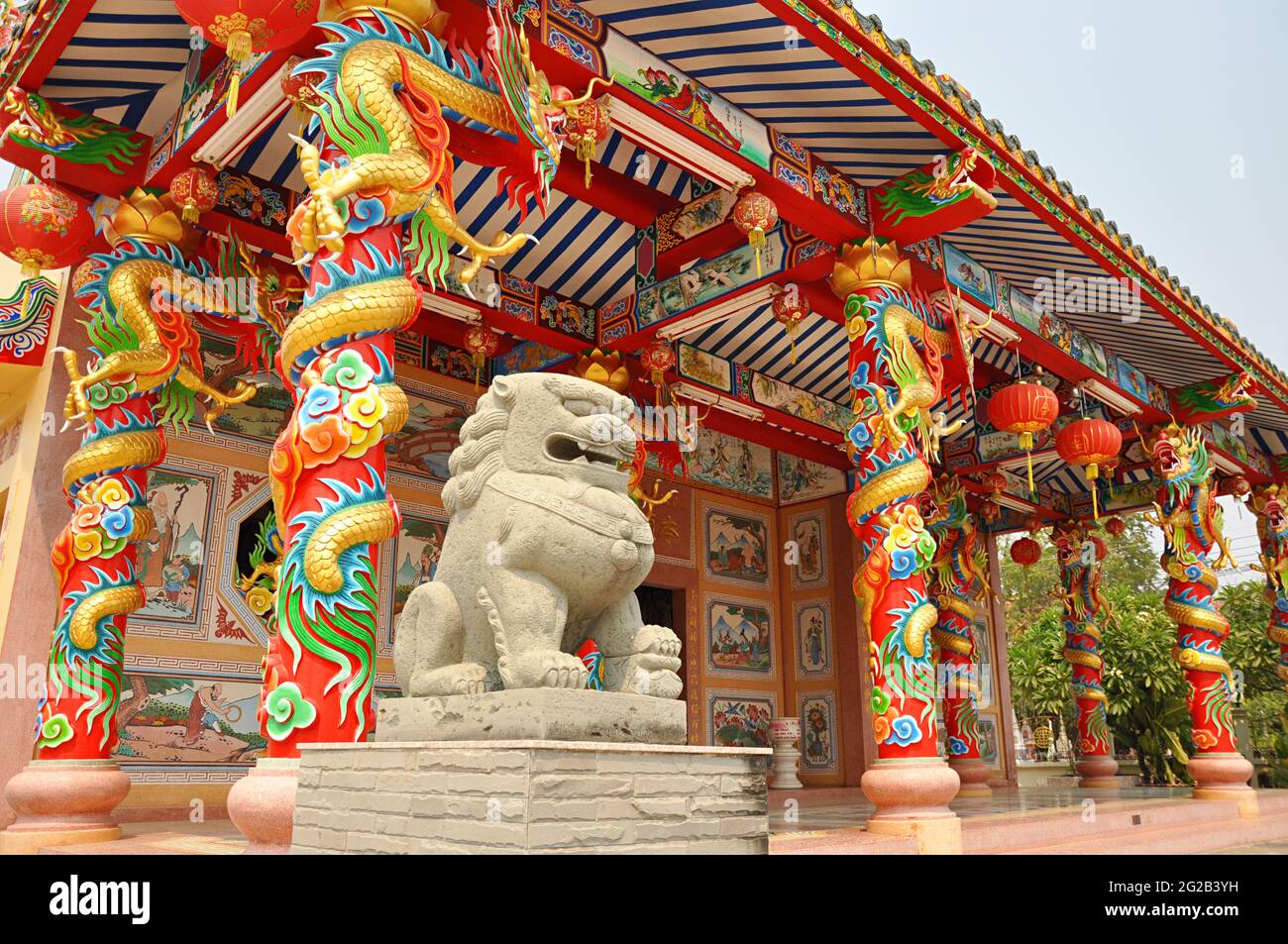 Lion statua nel tempio Cinese Foto Stock