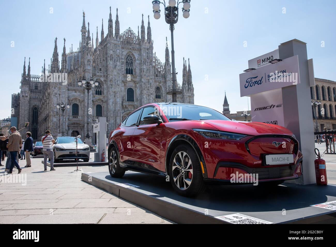 Milano, Italia. 10 giugno 2021. Ford Mustnag MACH e-MILANO, ITALIA, il Motor Show di Milano Monza, dal 10 al 13 Giugno 2021 a Milano e Monza e presenterà le novità dei 60 costruttori di auto e moto partecipanti. Con un formato democratico, in cui i marchi esporranno le loro vetture su stand uguali, MIMO vuole dare un segnale di riavviamento al mondo della fiera e del settore automobilistico, con un libero accesso e una mostra sicura. Foto Stock