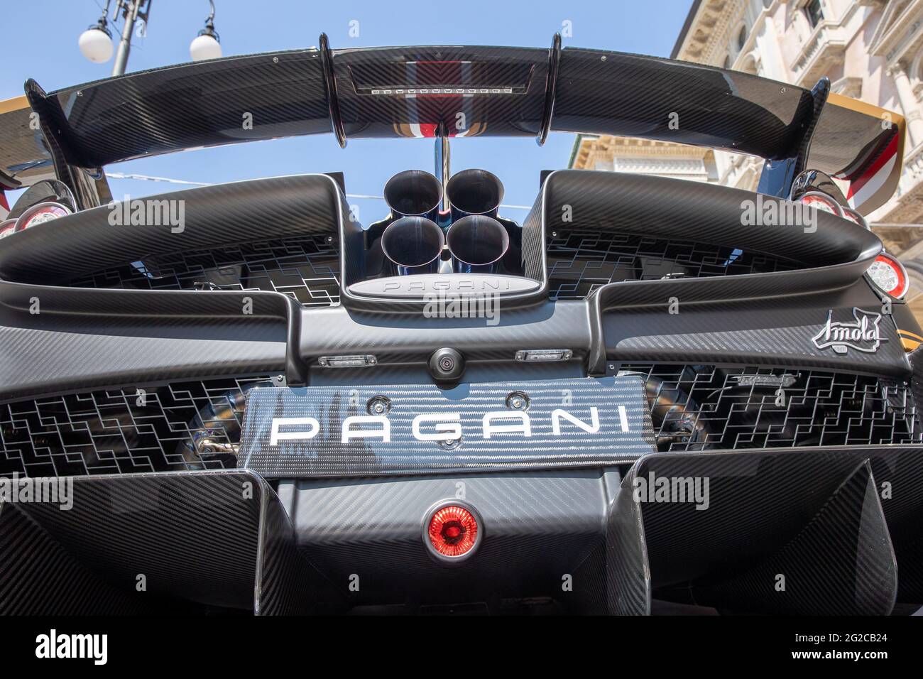Milano, Italia. 10 giugno 2021. Pagani Imola - MILANO, ITALIA, il Motor Show di Milano Monza, dal 10 al 13 Giugno 2021 a Milano e Monza e presenterà le novità dei 60 costruttori di auto e moto partecipanti. Con un formato democratico, in cui i marchi esporranno le loro vetture su stand uguali, MIMO vuole dare un segnale di riavviamento al mondo della fiera e del settore automobilistico, con un libero accesso e una mostra sicura. Foto Stock