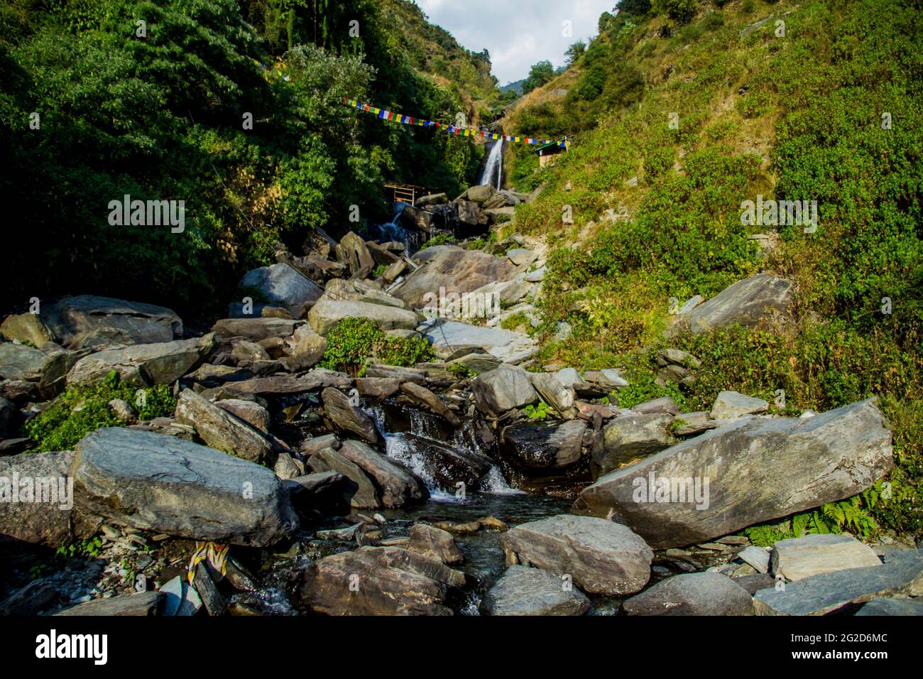 Bhagsunag cade in una giornata di sole Foto Stock
