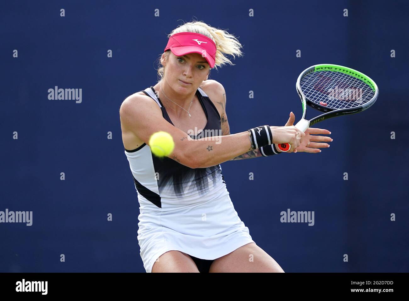 Il ceco Tereza Martincova in azione contro la spagnola Georgina Garcia Perez durante il sesto giorno del Viking Open al Nottingham Tennis Center. Data immagine: Giovedì 10 giugno 2021. Foto Stock