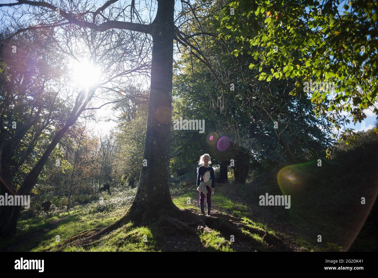 Una famiglia esplorare Cissbury Ring in West Sussex Foto Stock