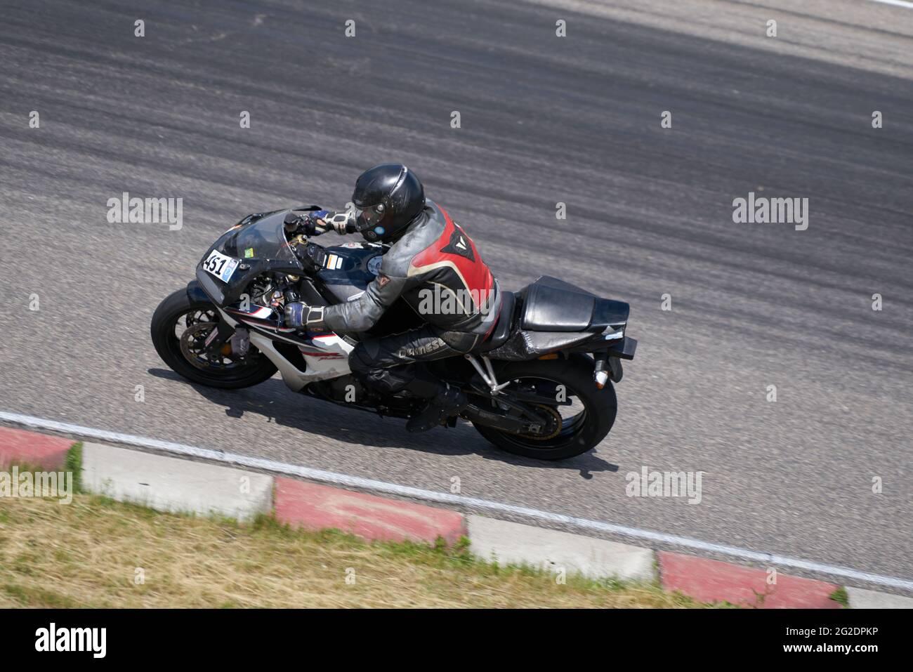 Lituania, 05-06-2021 veloce nero Giappone Moto alla velocità. Foto Stock