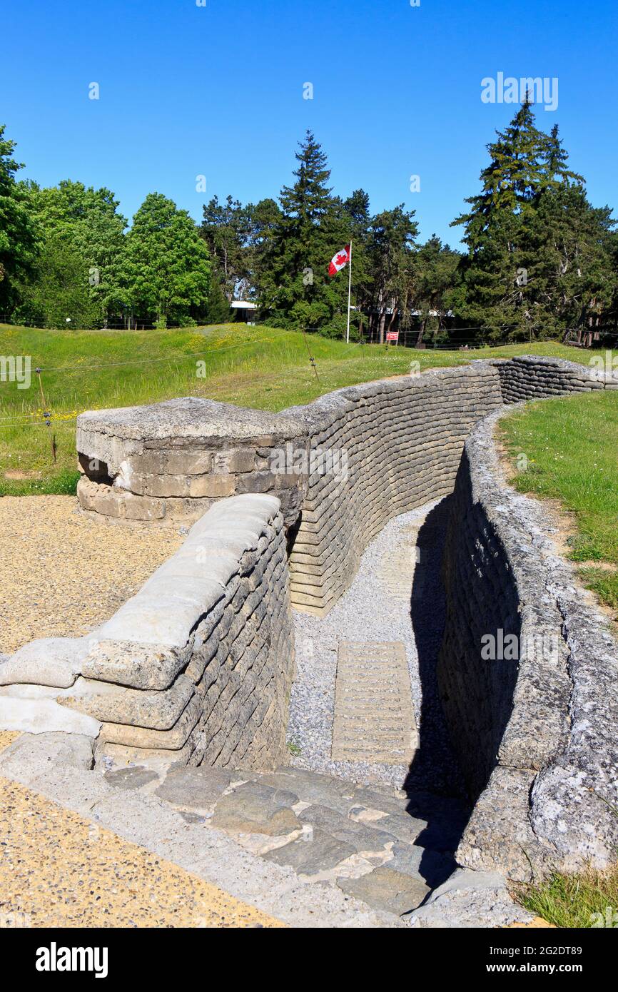 Trincee e crateri della prima guerra mondiale al Canadian National Vimy Memorial e Battlefield Park a Givenchy-en-Gohelle (Pas-de-Calais), Francia Foto Stock