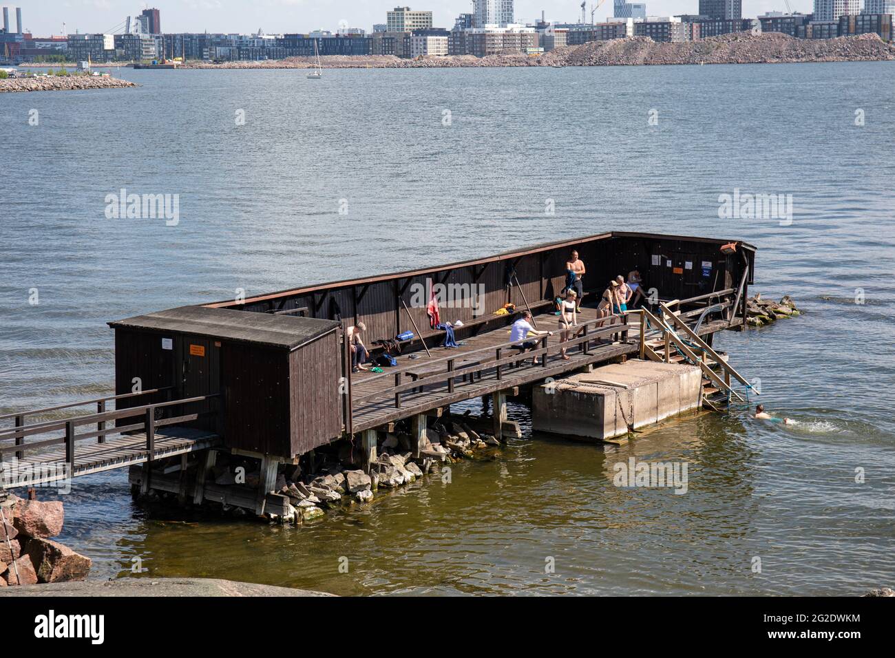 Humaus ry, il luogo di nuoto invernale del club nel mese di giugno. Lauttasaari distretto di Helsinki, Finlandia. Foto Stock