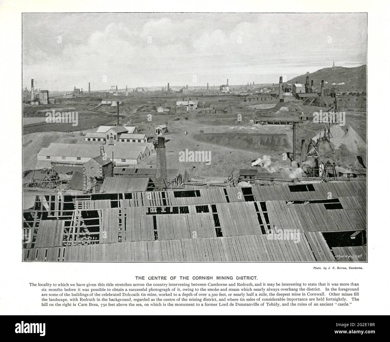 Cornish Mining District, 1900 Fotografia delle miniere di stagno e rame tra Camborne e Redruth, Dolcoath in primo piano, la collina di Carn Brea sulla destra Foto Stock