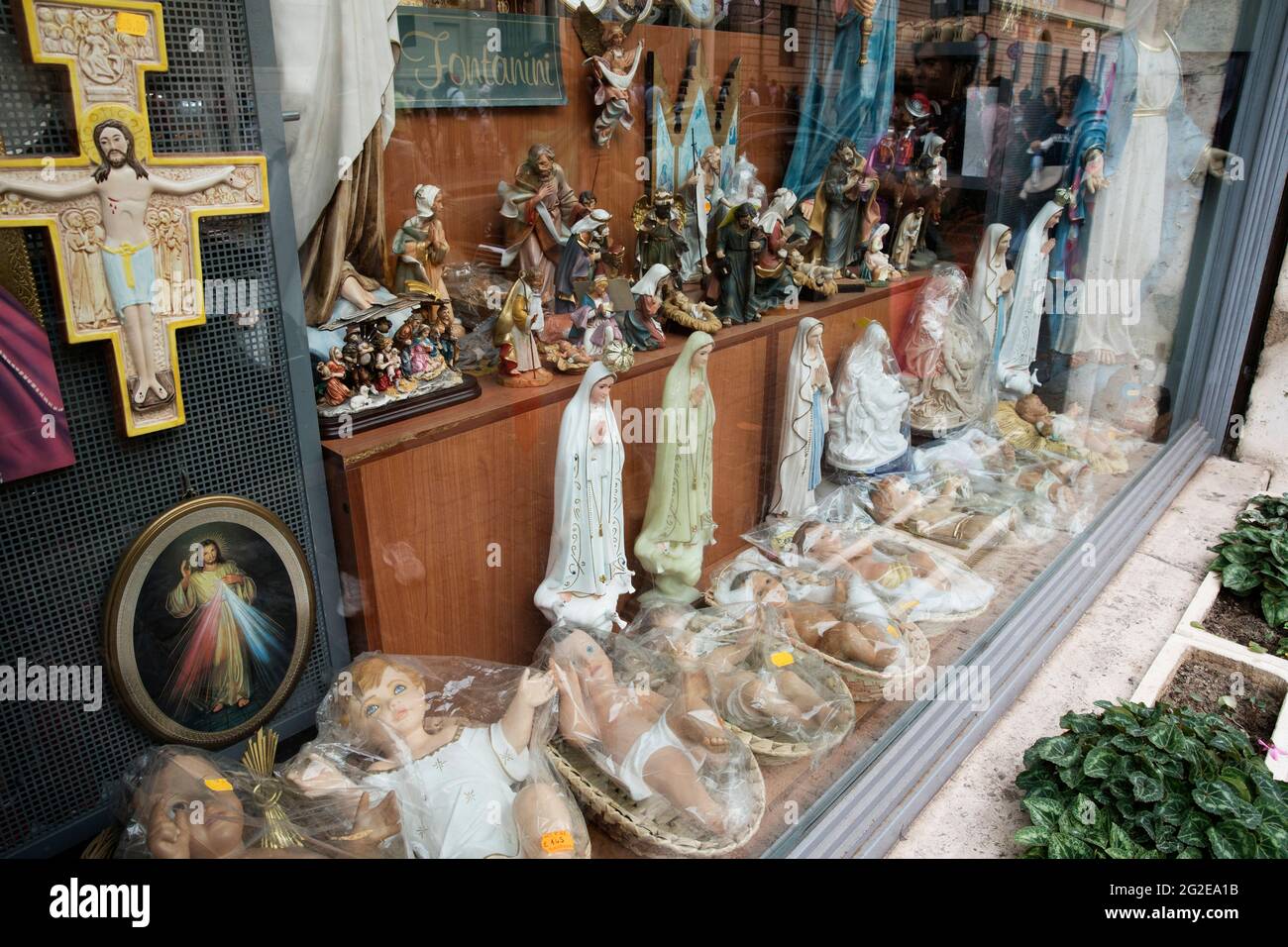 Souvenir religiosi immagini e fotografie stock ad alta risoluzione - Alamy
