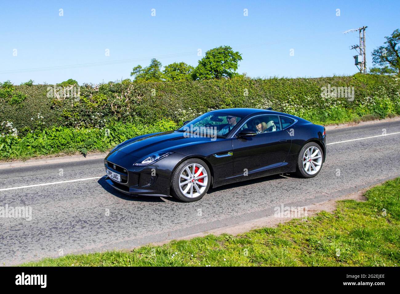 2014 Jaguar F-Type S V6 Auto 2995cc coupé a benzina, in rotta per Capesthorne Hall Classic maggio mostra auto, Cheshire, Regno Unito Foto Stock