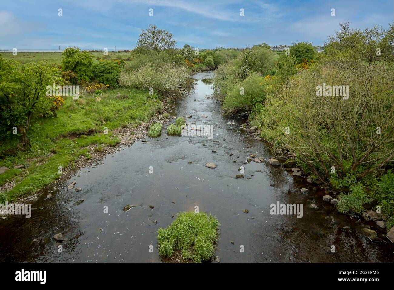 Il fiume Sark costituisce il confine tra Inghilterra e Scozia a Gretna Foto Stock