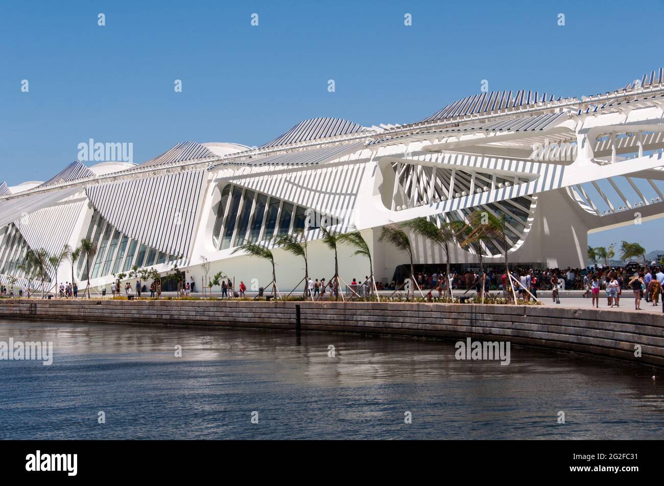 RIO DE JANEIRO, BRASILE - 6 GENNAIO 2016: Museum of Tomorrow è un nuovo edificio di architettura moderna in Piazza Maya. Foto Stock