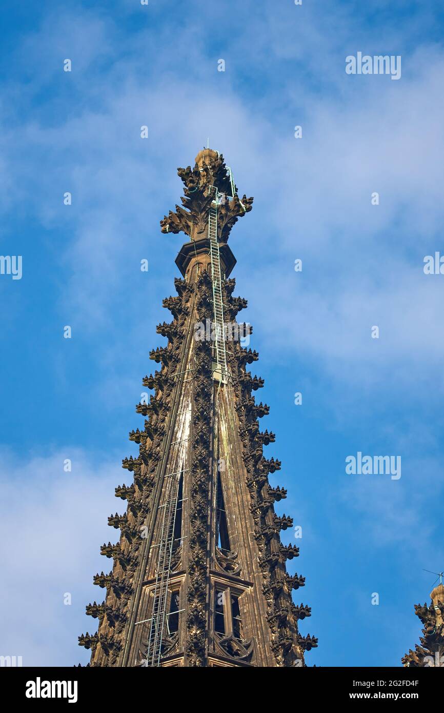 Scala che conduce alla guglia gotica della Torre Sud della Cattedrale di Colonia Foto Stock